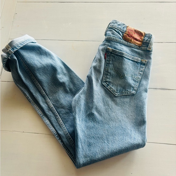 Levi’s Women’s 512 High Rise Light Wash Jeans Size 29 - Picture 2 of 5